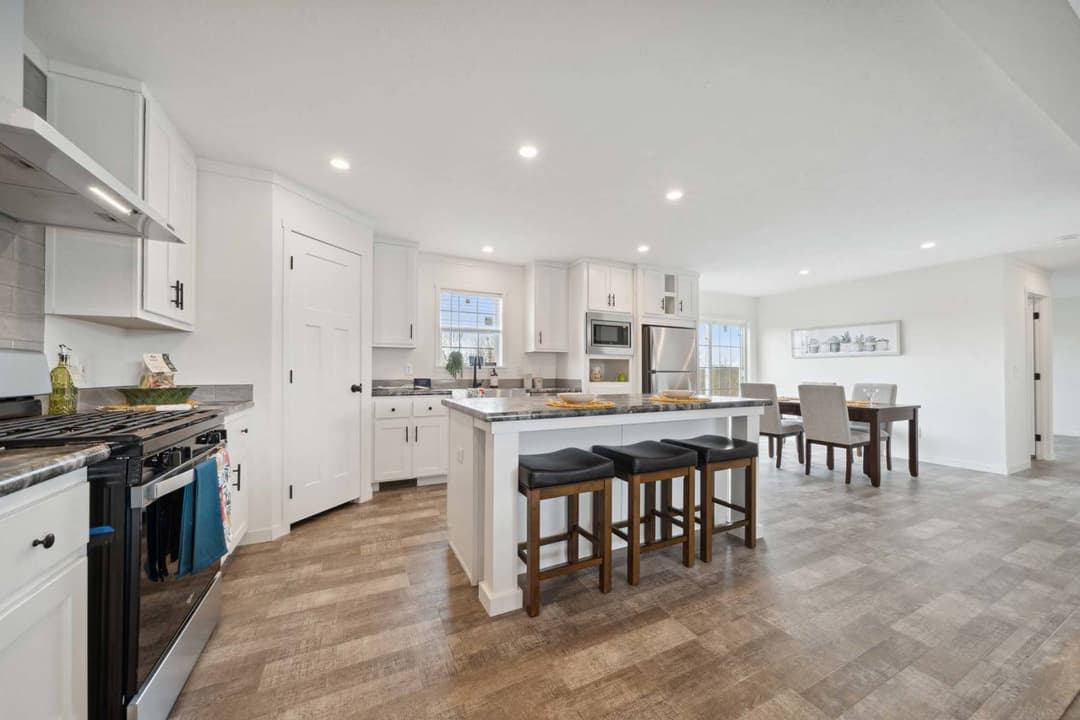 East point - pursuit kitchen home features