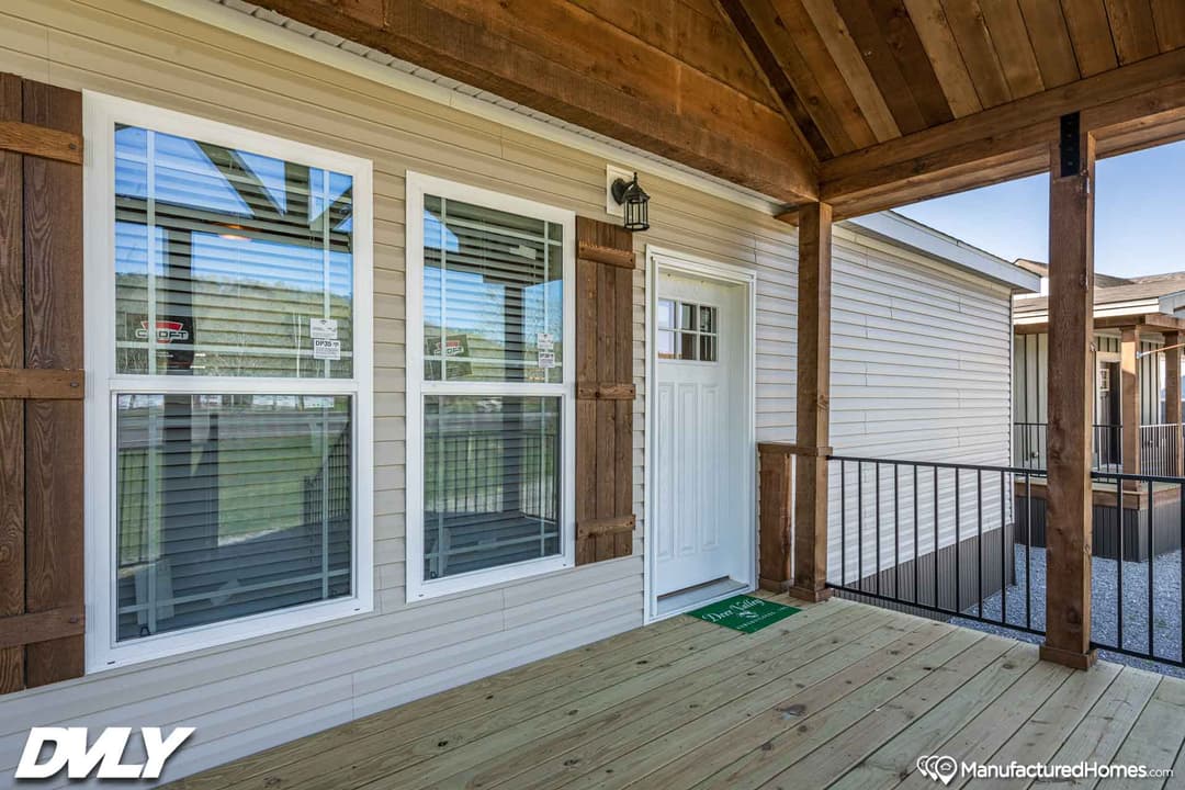 Orchard house (porch) exterior home features
