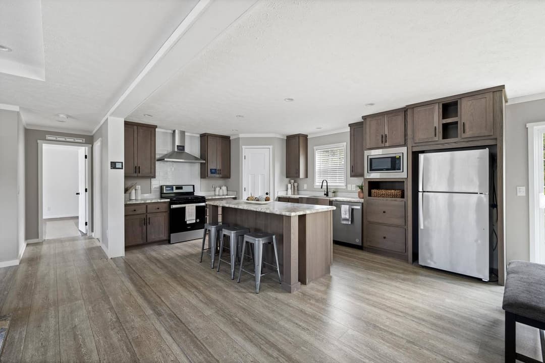 East point - pursuit kitchen home features