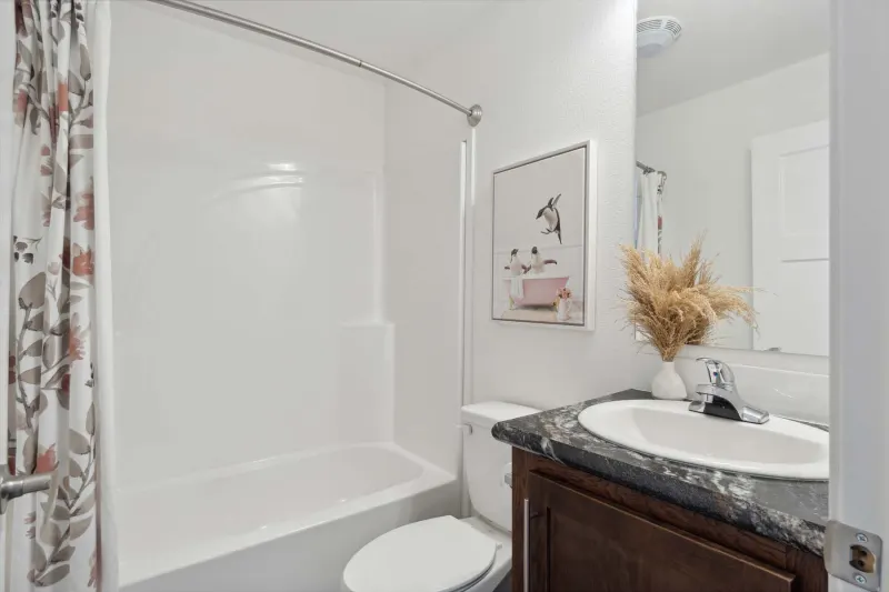 Skyliner bathroom home features