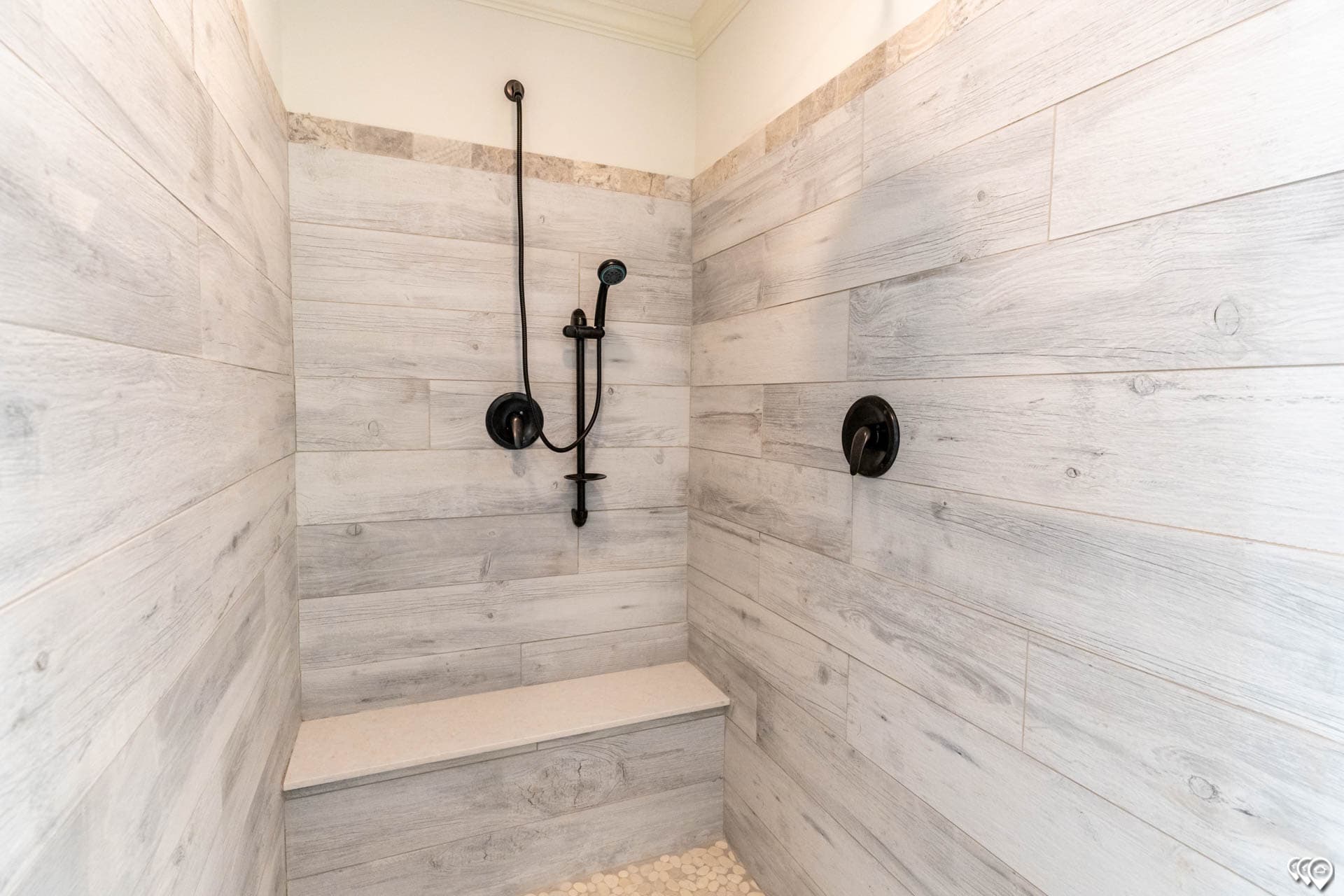 Aimon c bathroom home features