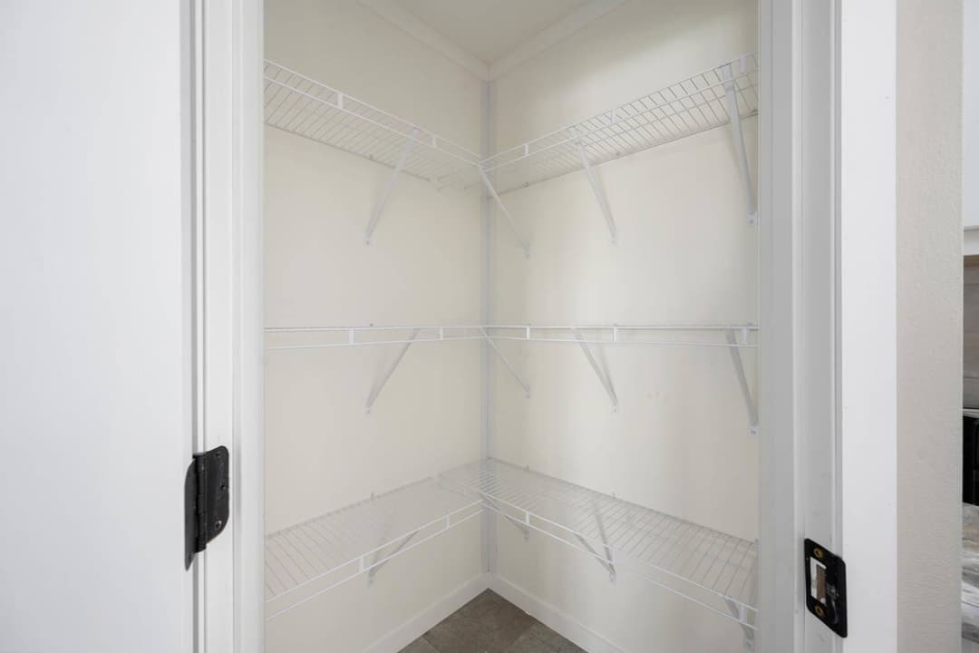 Elevate 52 kitchen home features