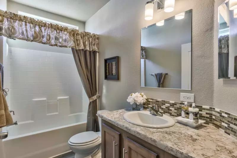 Skyland bathroom home features