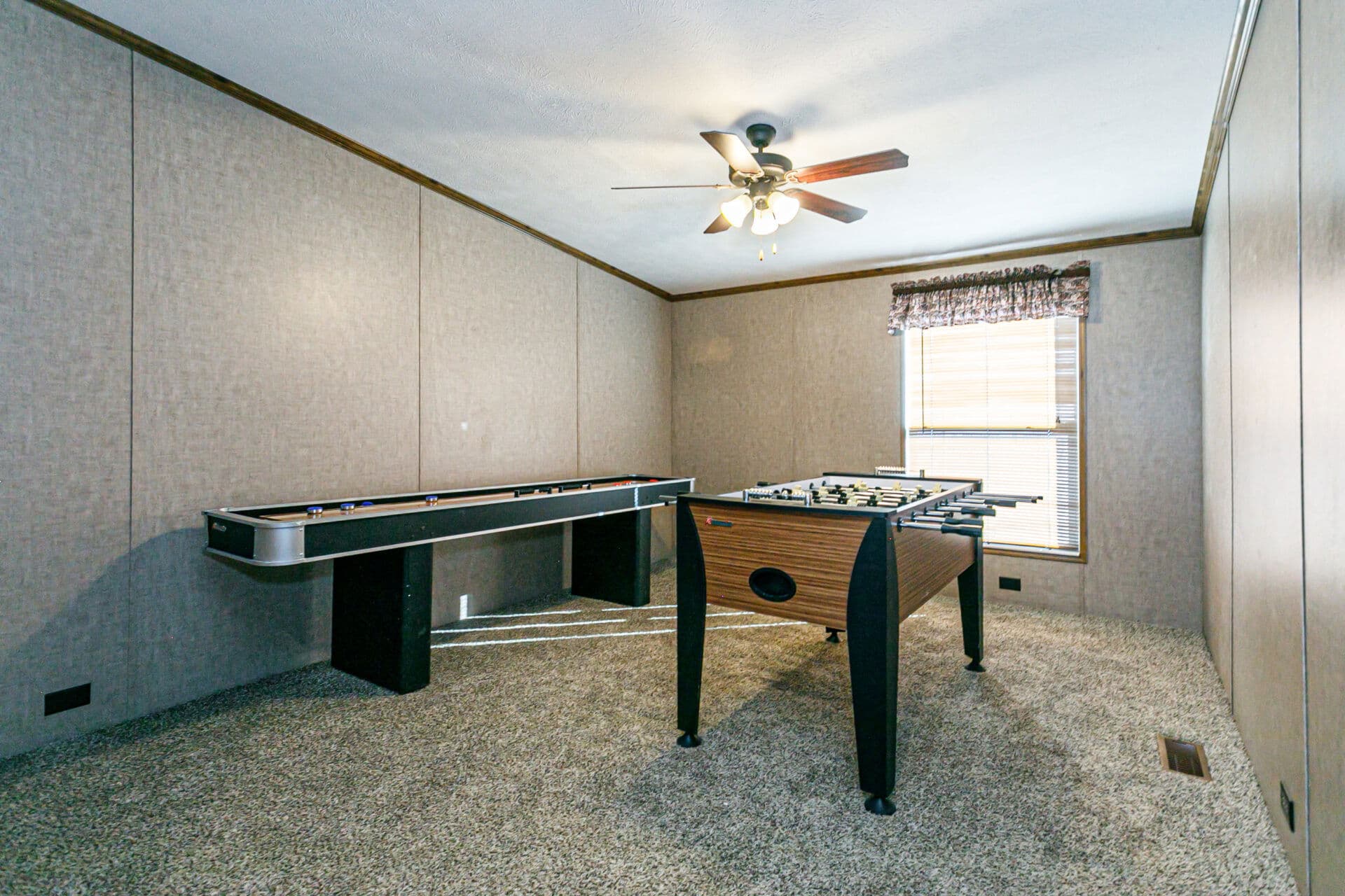Doublewide c-32×64-32c interior home features