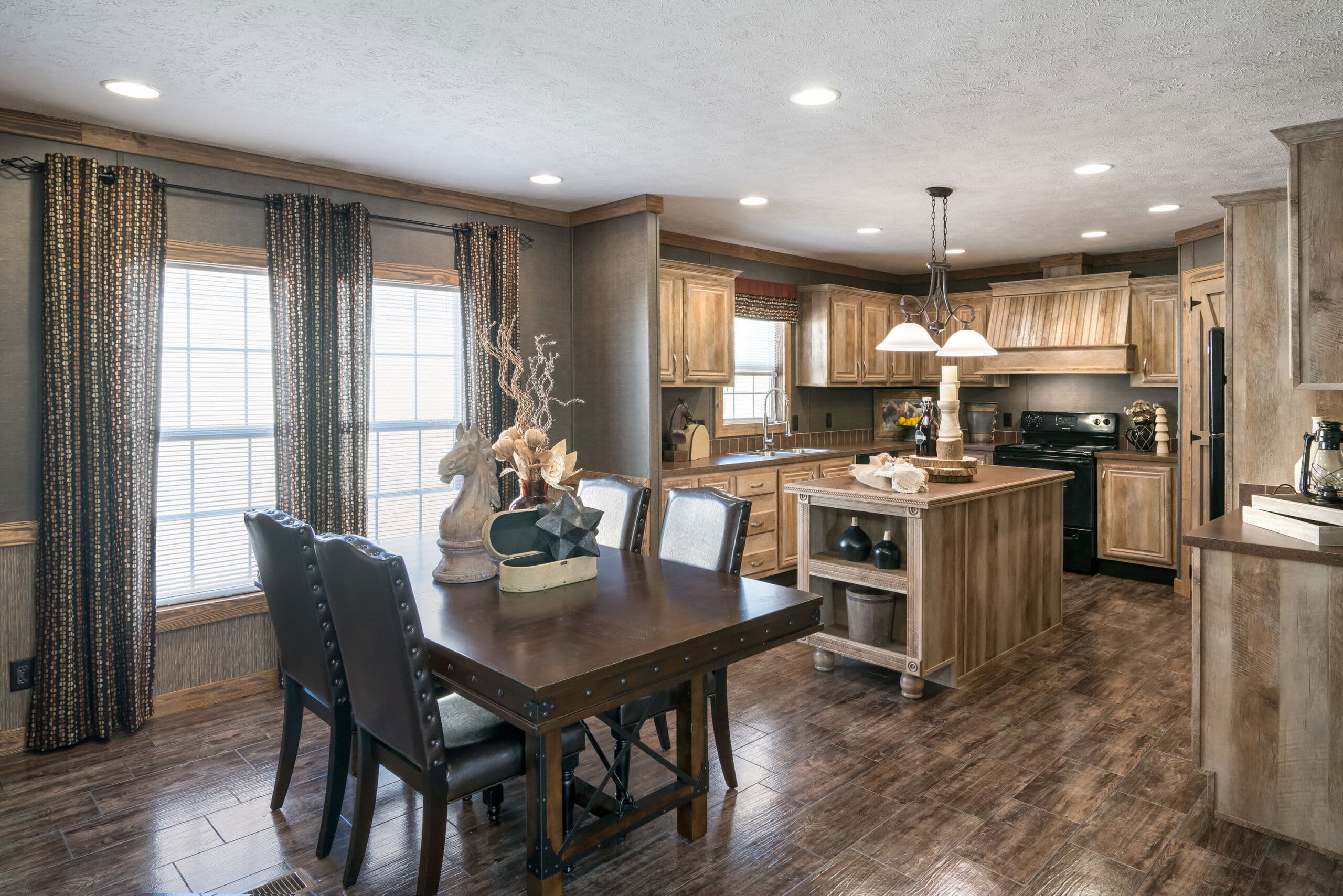 Md-26 rawhide interior home features
