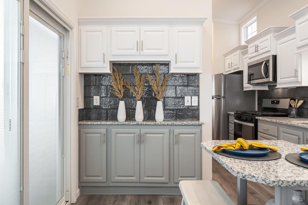 Shore park 1969sl kitchen home features