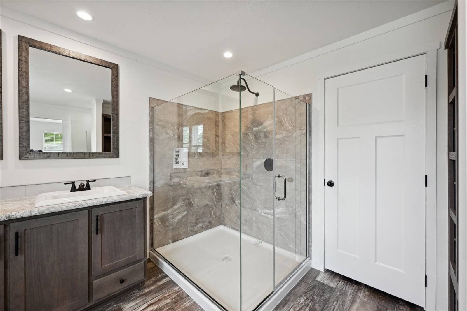 East point - elevate 56 bathroom home features