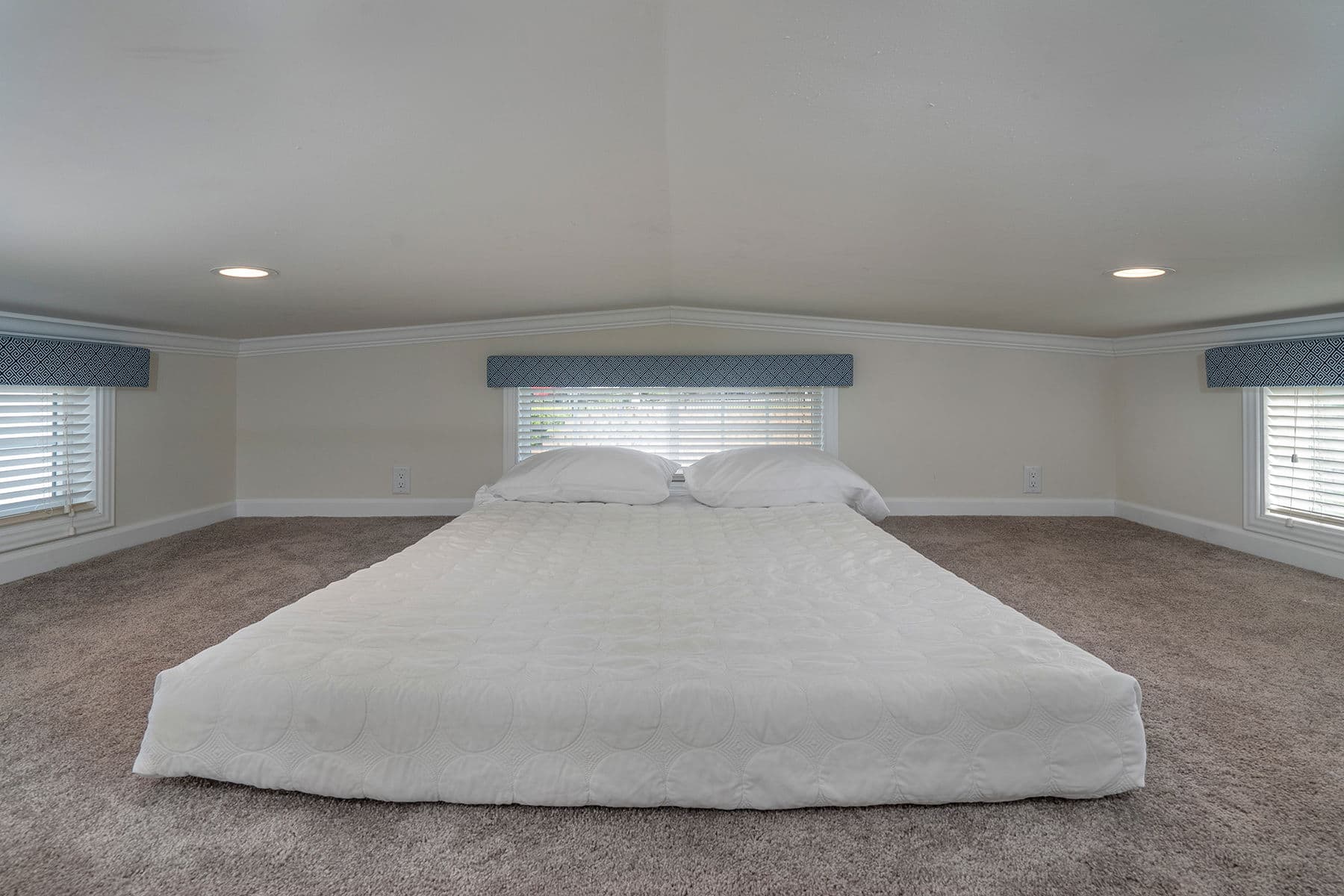 Shore park 4111 interior home features