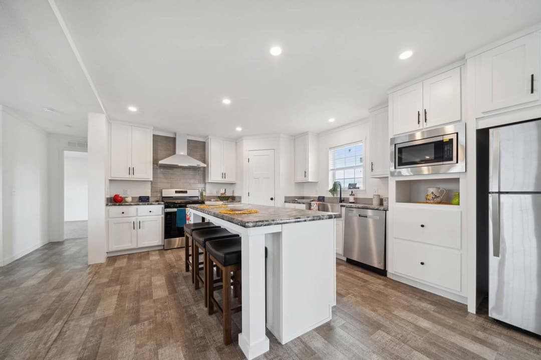 East point - pursuit kitchen home features