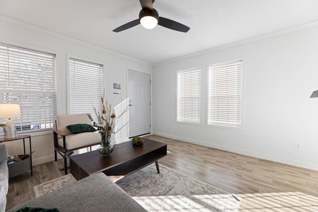 The sugar run duplex interior home features