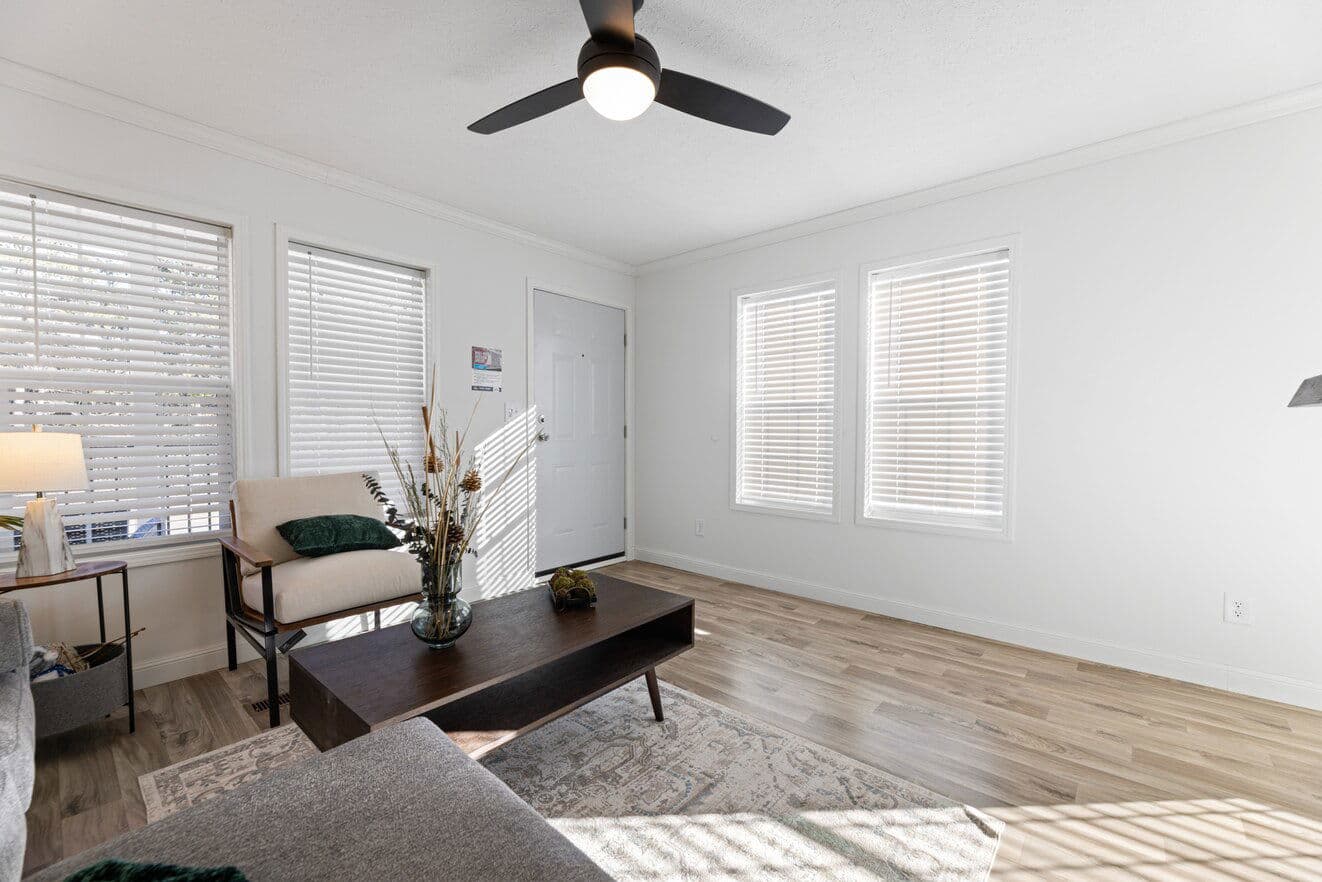 The sugar run duplex interior home features