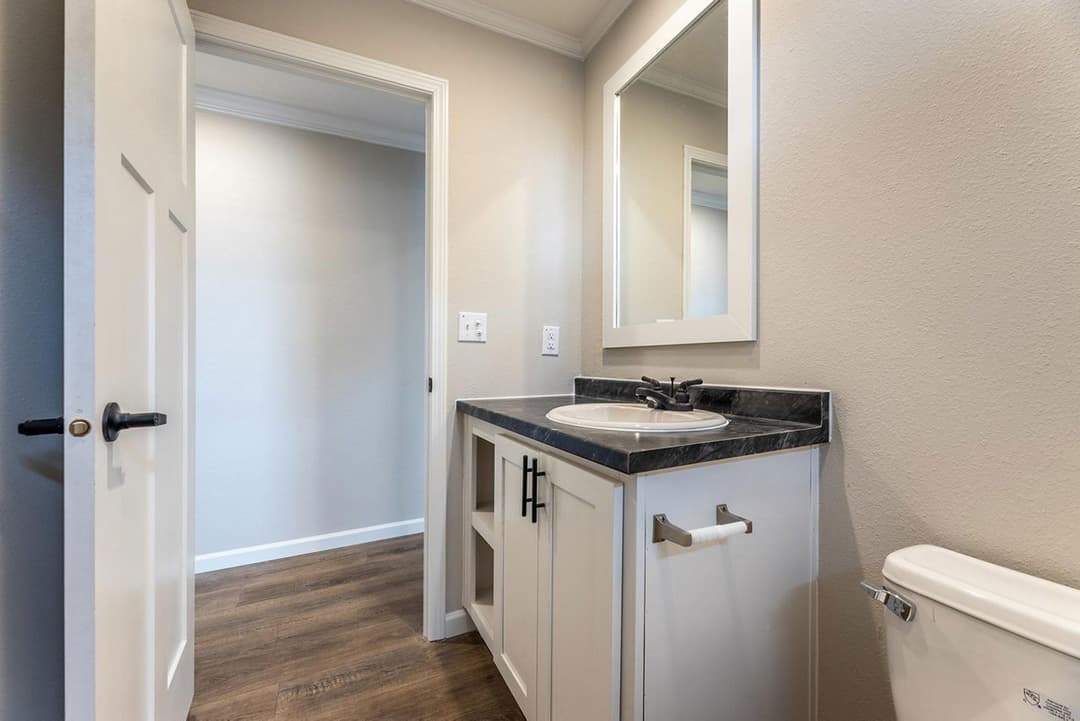 Innovation 2864h bathroom home features