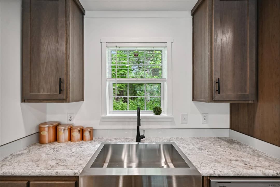 East point - elevate 56 kitchen home features