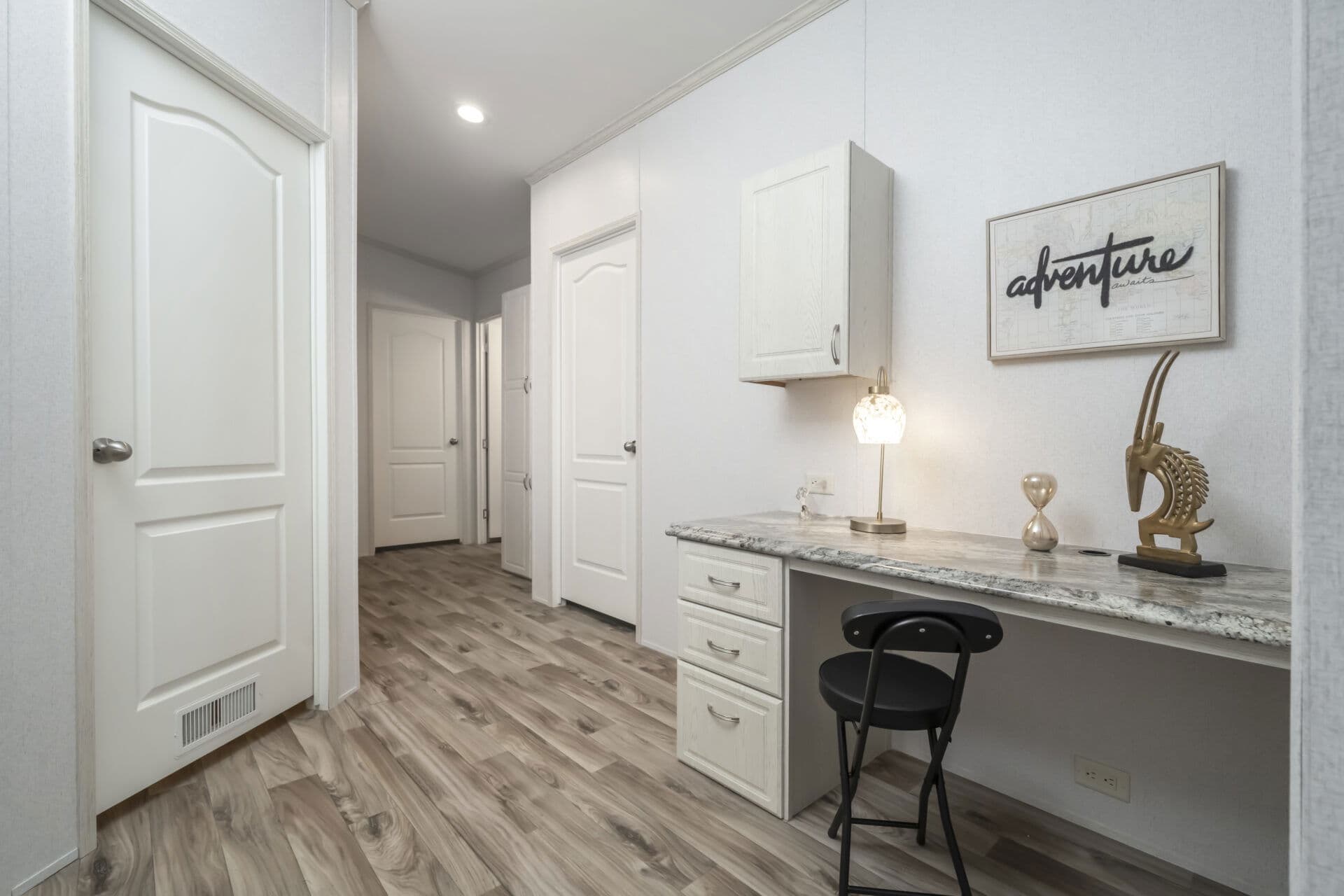 Doublewide c-32×64-32ap interior home features