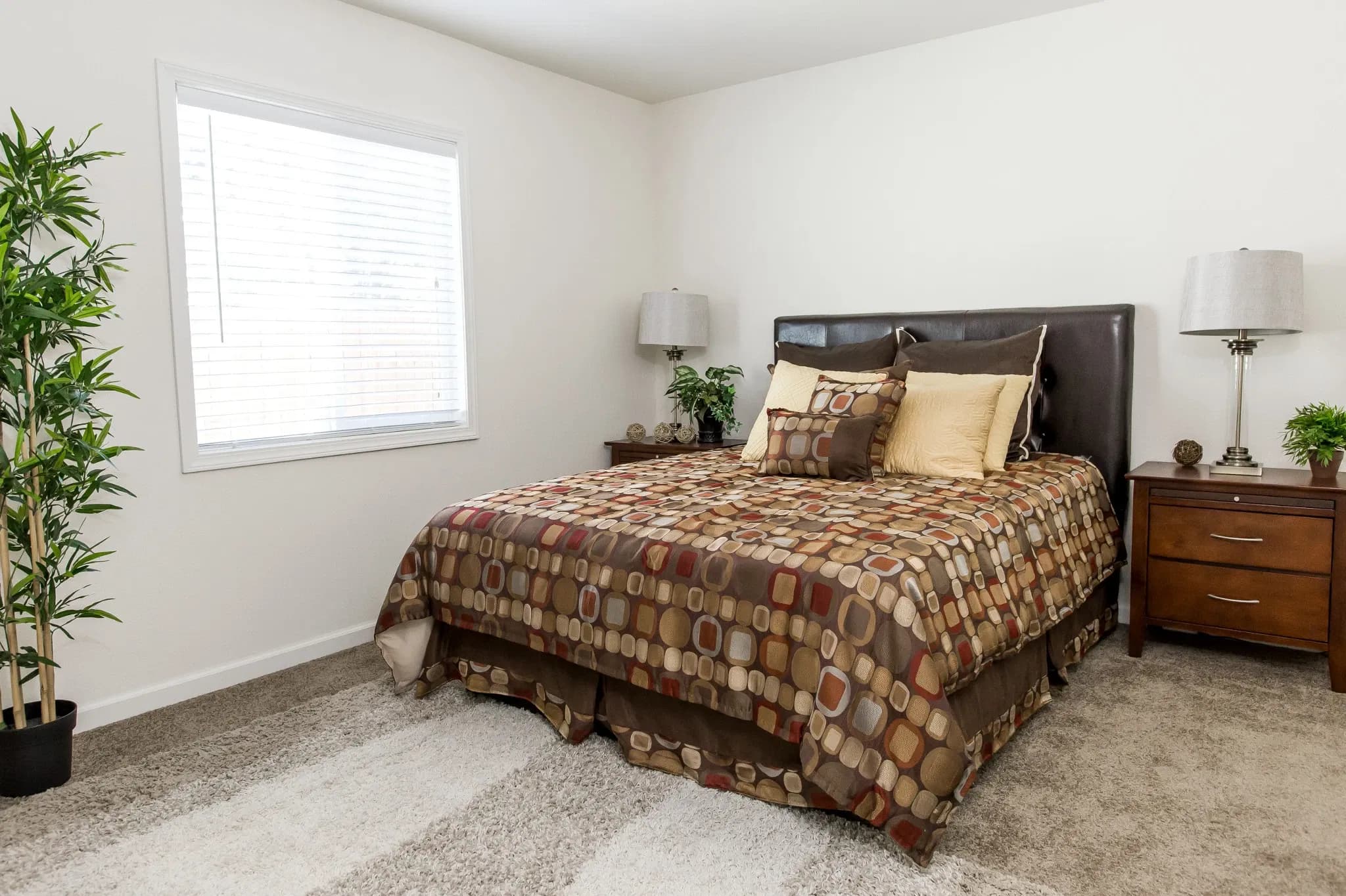 Fairpoint 24463a bedroom home features