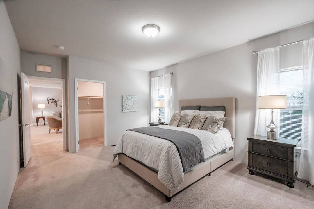 Secret cove bedroom home features