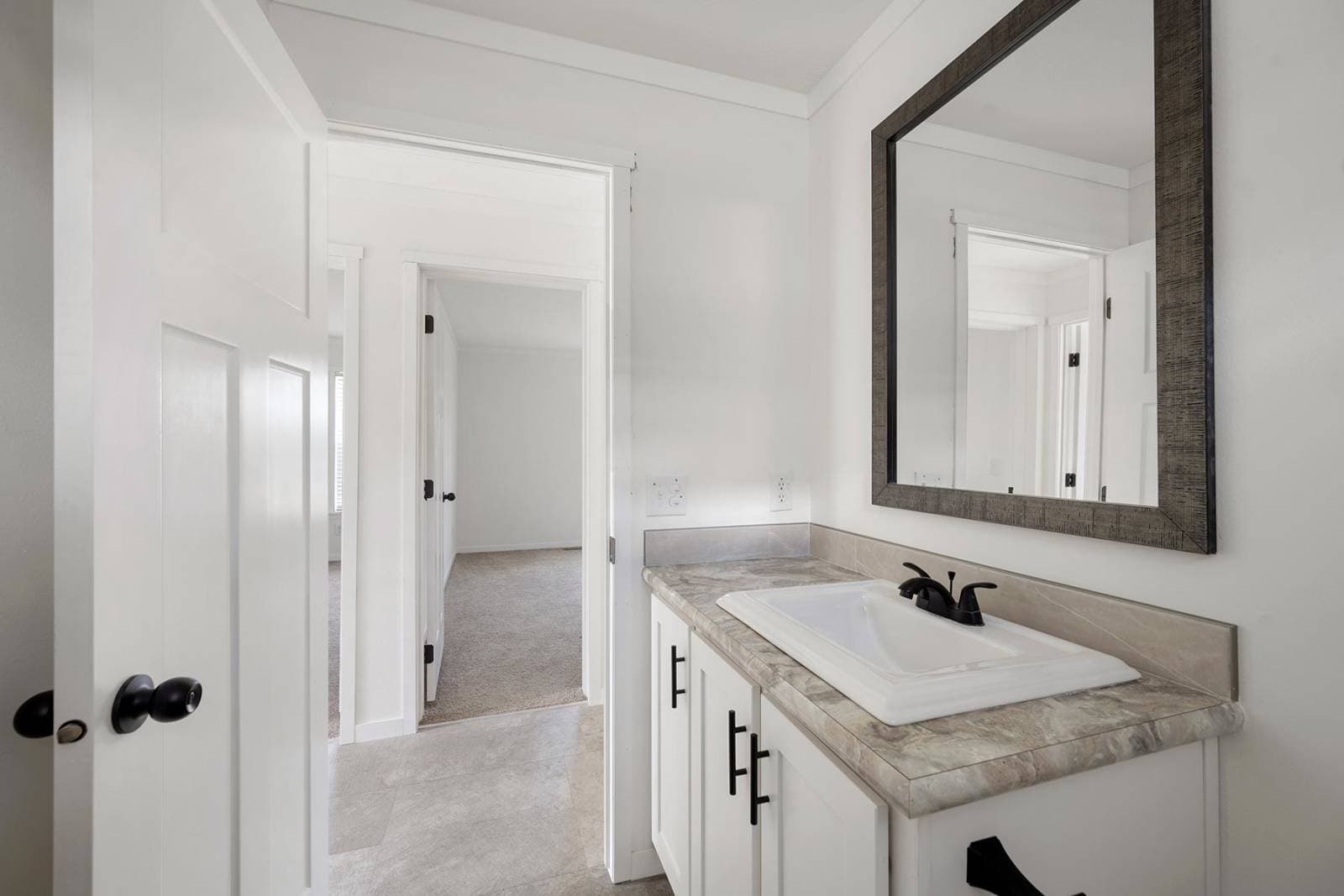 Elevate 52 bathroom home features