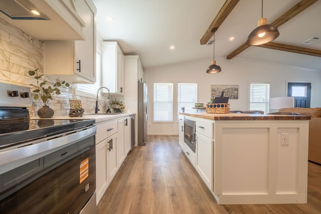 Innovation 5442h - the cypress creek kitchen home features