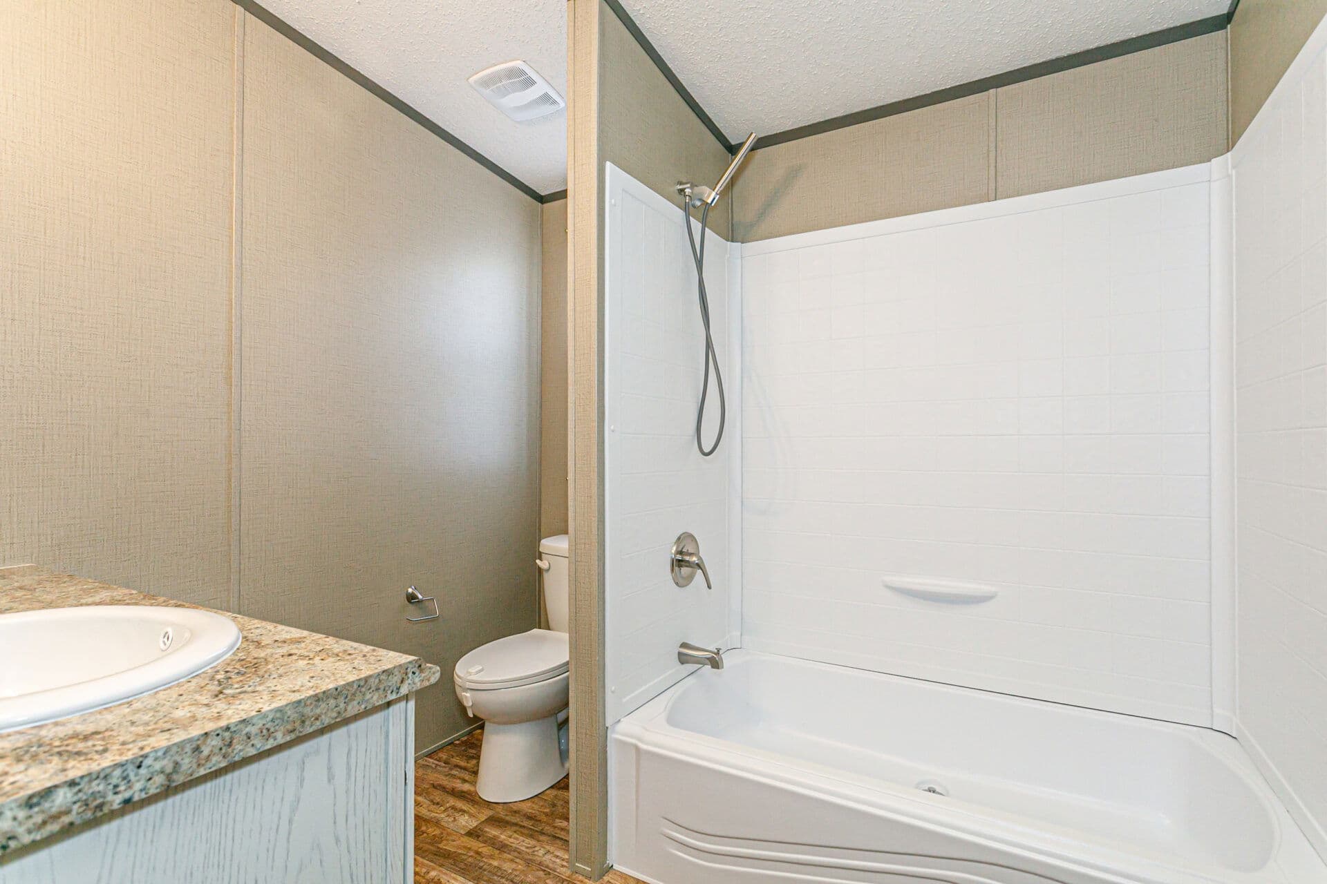 Doublewide 24×48-22flp bathroom home features