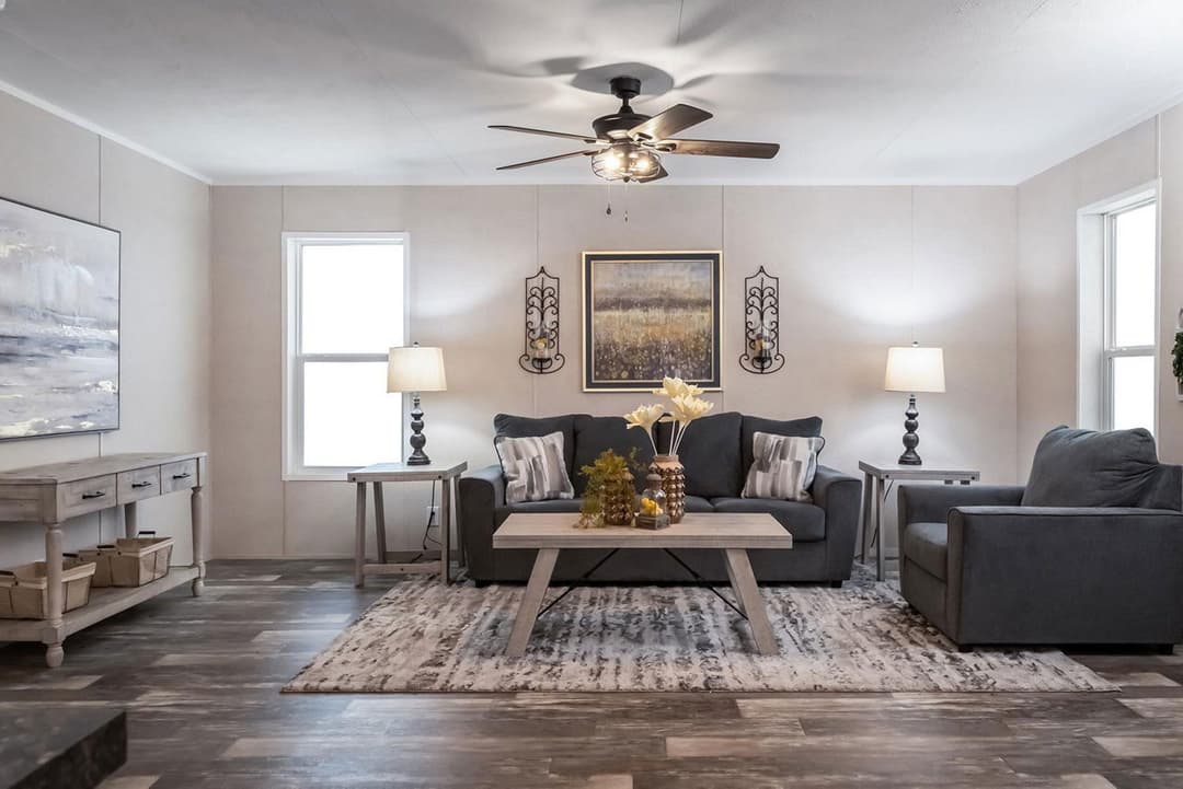 Pinnacle 3904 interior home features