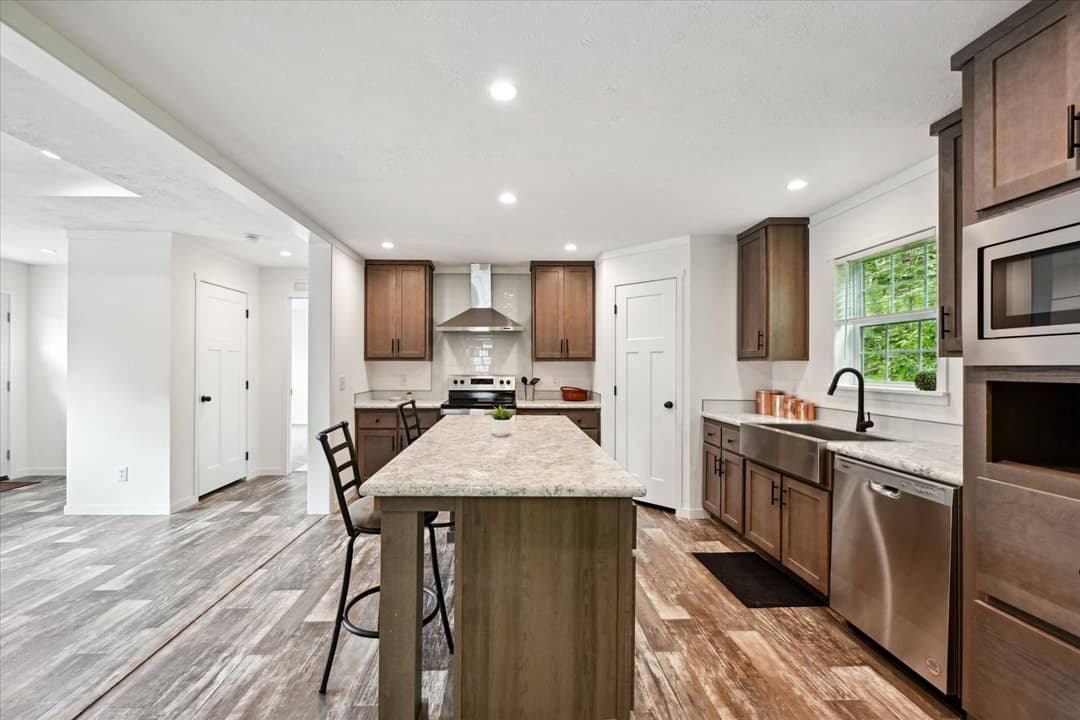 East point - elevate 56 kitchen home features