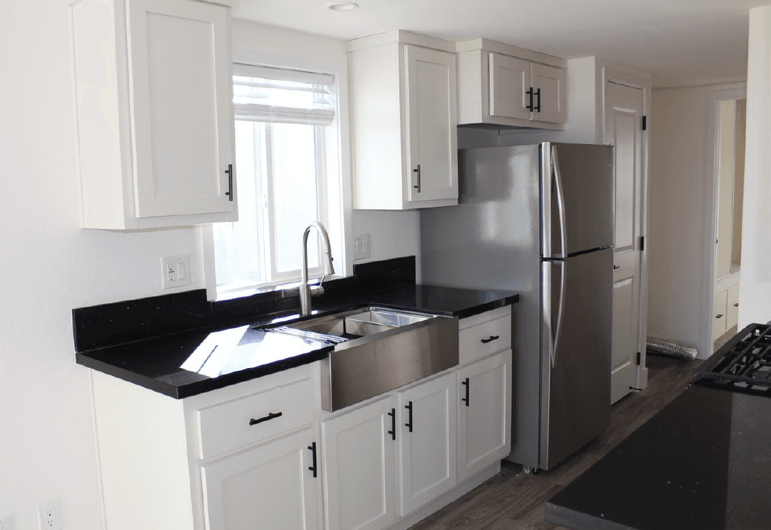 Ath-12l kitchen home features