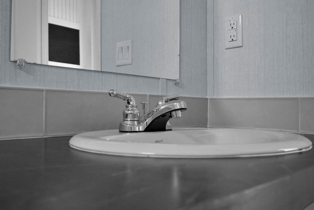 Valu maxx premier 32643e interior and bathroom home features