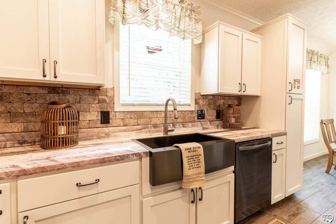 Aimon c 4br kitchen home features