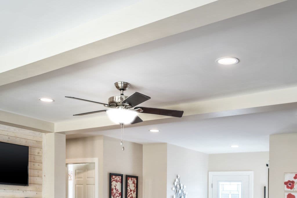 Ultra ranch 2p2403-x ev interior home features