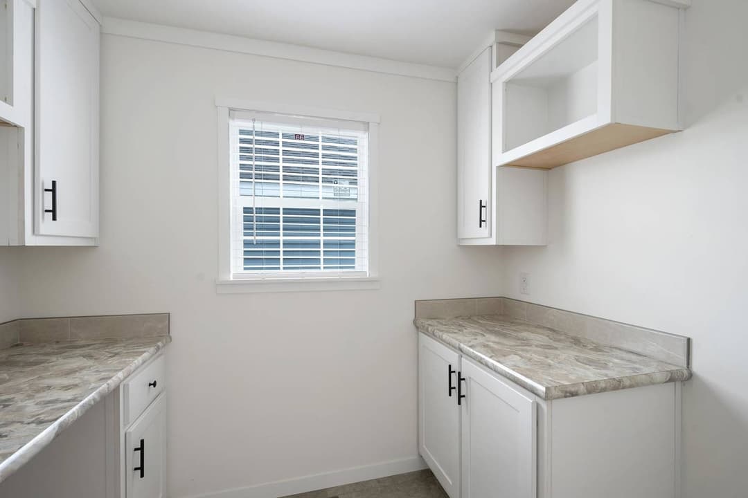 Elevate 52 interior home features