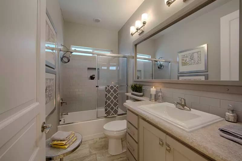 Kingsbrook kb-66 bathroom home features