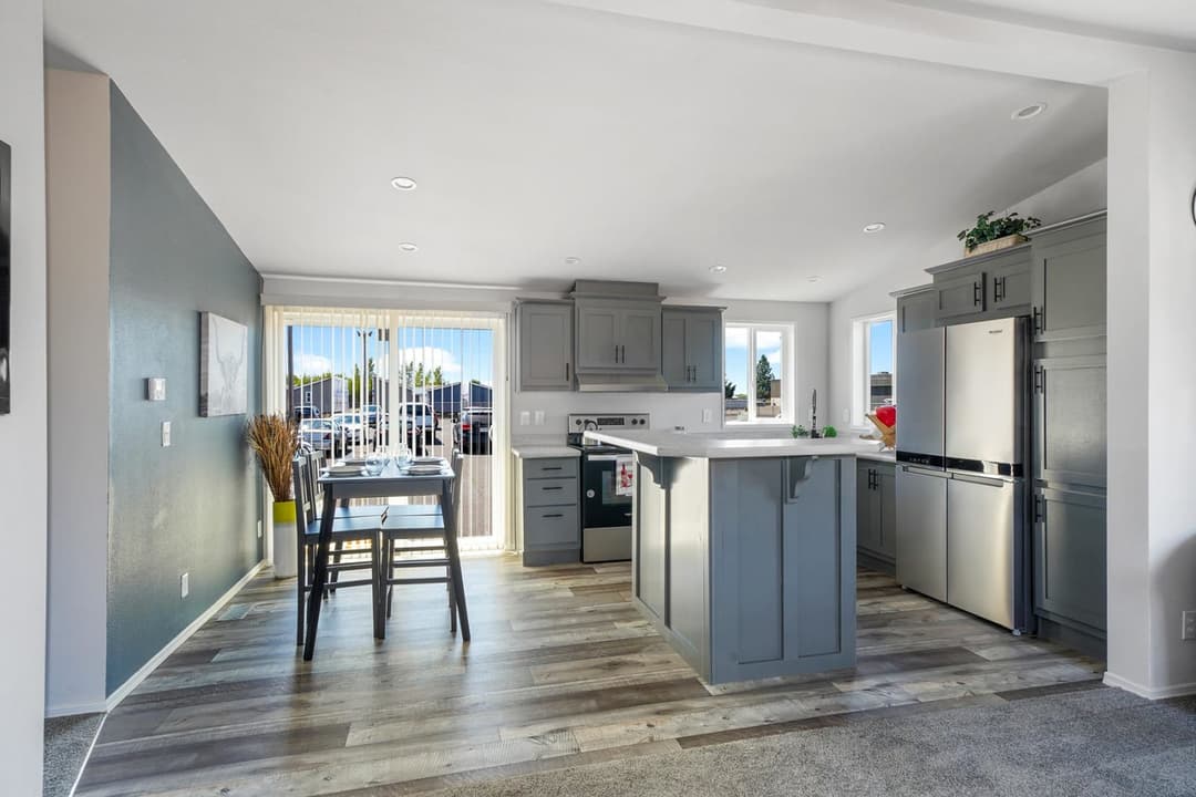 Ramada value 9082ct interior home features