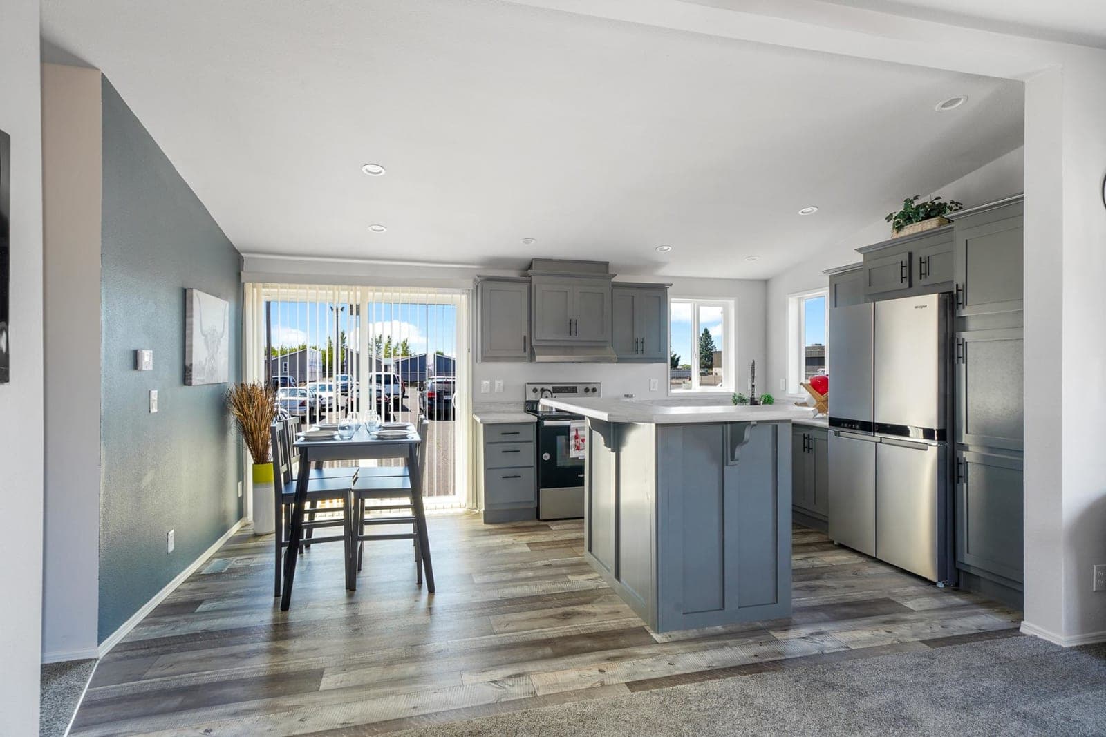 Ramada value 9082ct interior home features