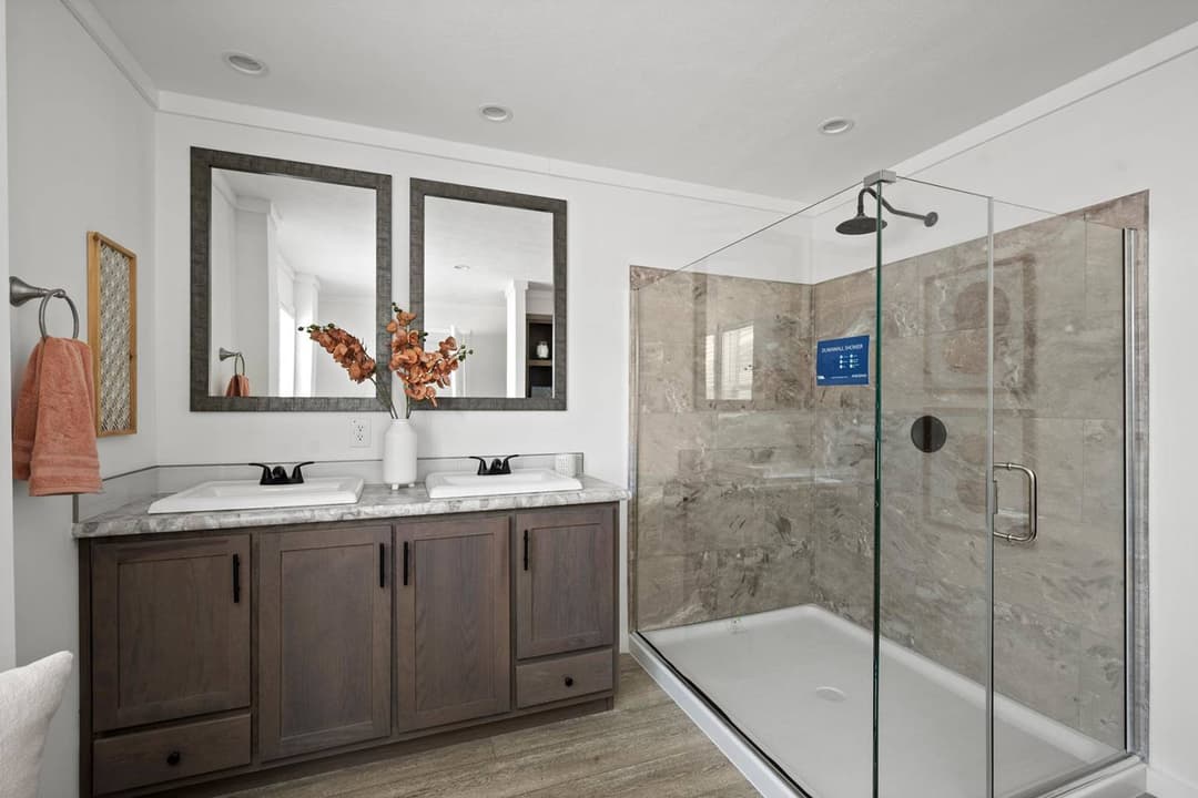 East point - pursuit bathroom home features