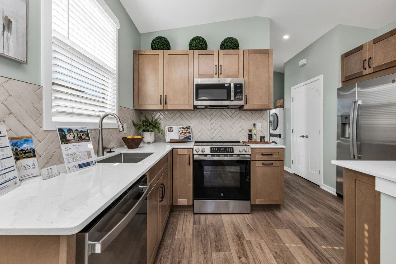 Terra bella kitchen home features