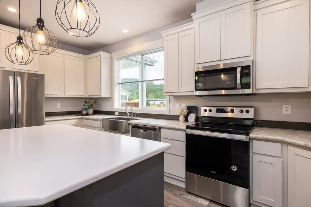 Westridge 1203ct kitchen and interior home features