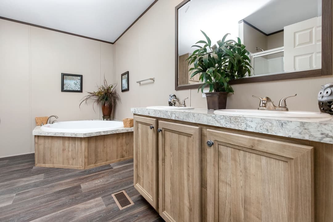 Pt 78 bathroom home features