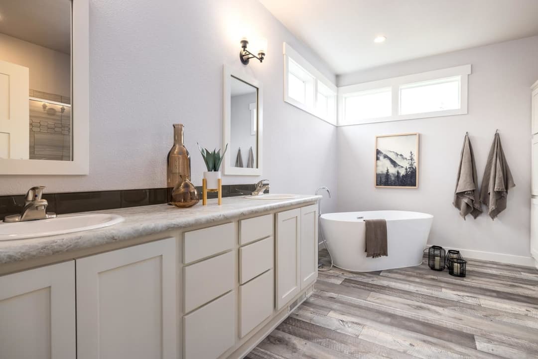 Westridge 1203ct bathroom and interior home features