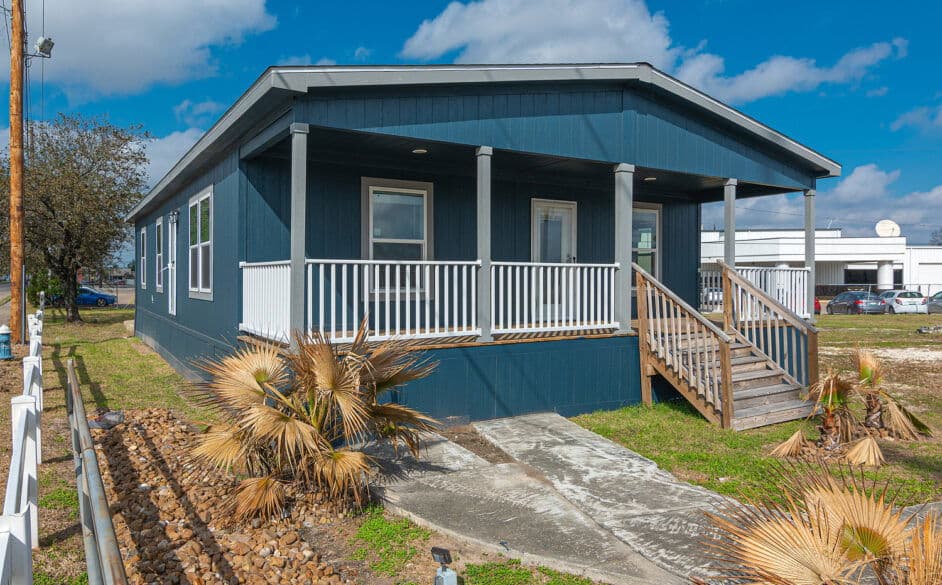 Corpus 5051 hero, elevation, and exterior home features
