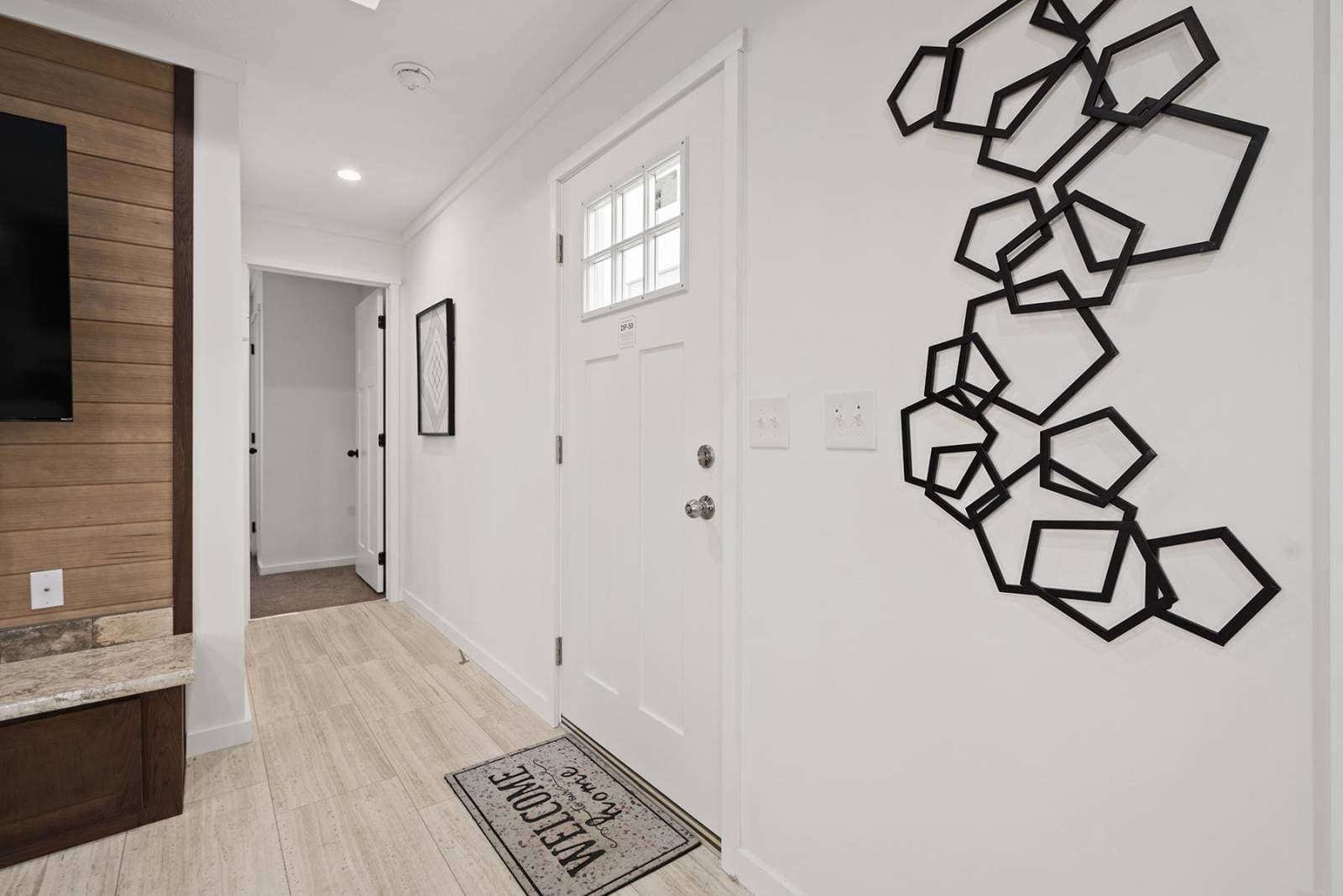 Affinity interior home features