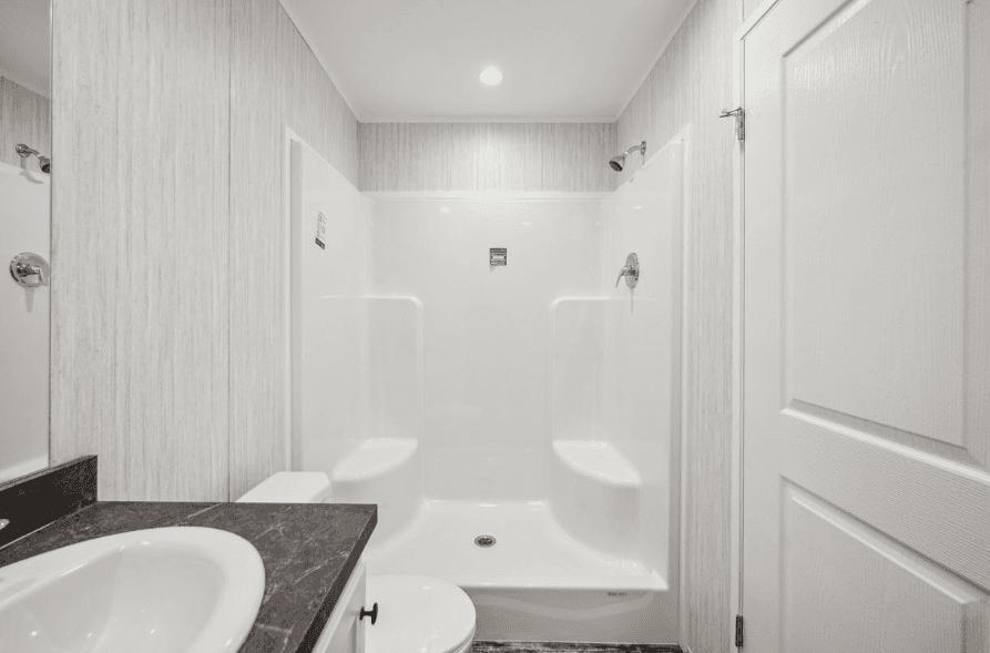 Hemisphere 6805 bathroom home features