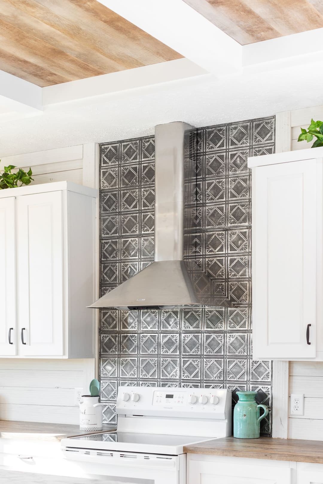 3434 carolina "southern belle" kitchen home features