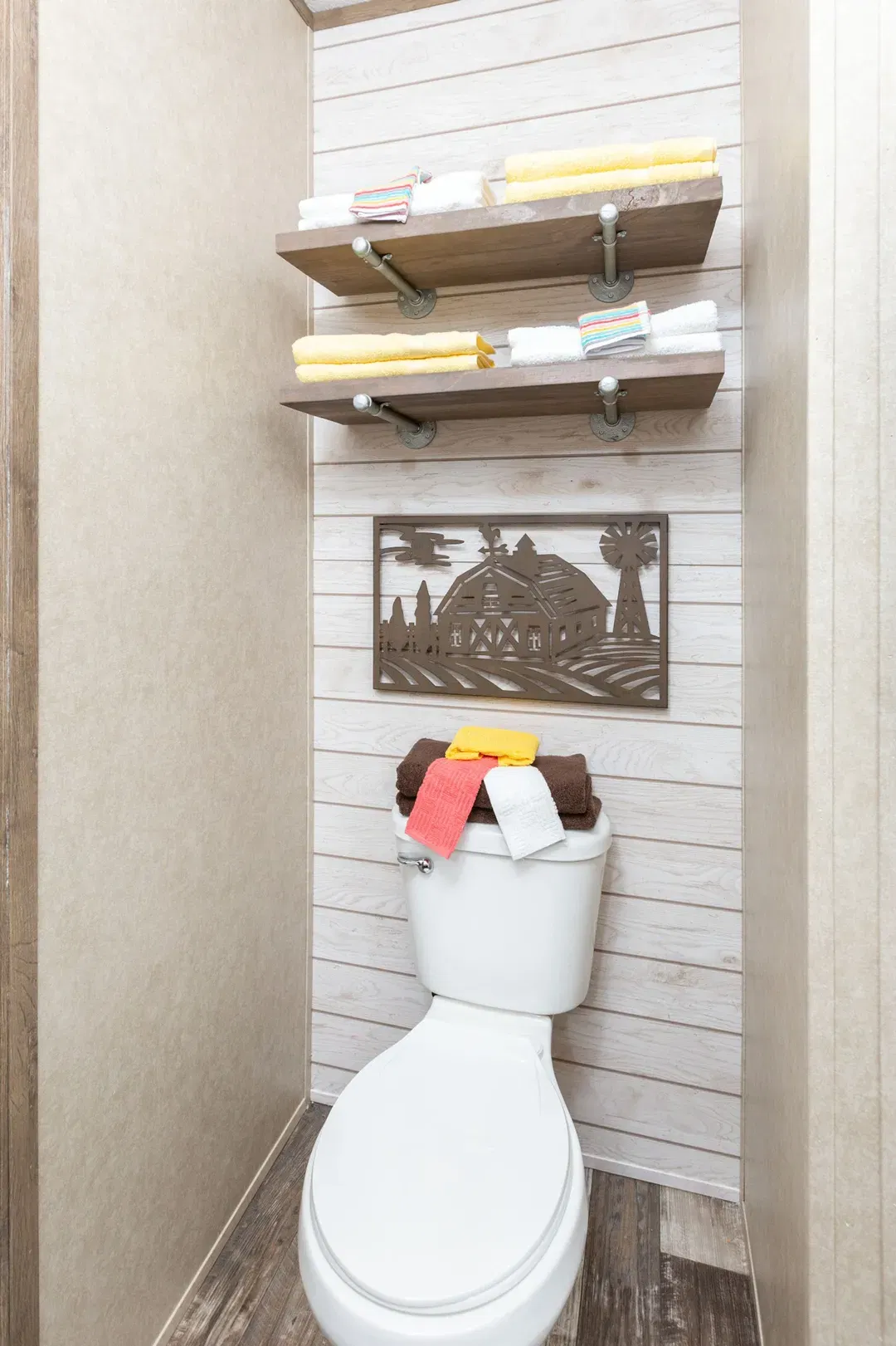 The ranch house bathroom home features