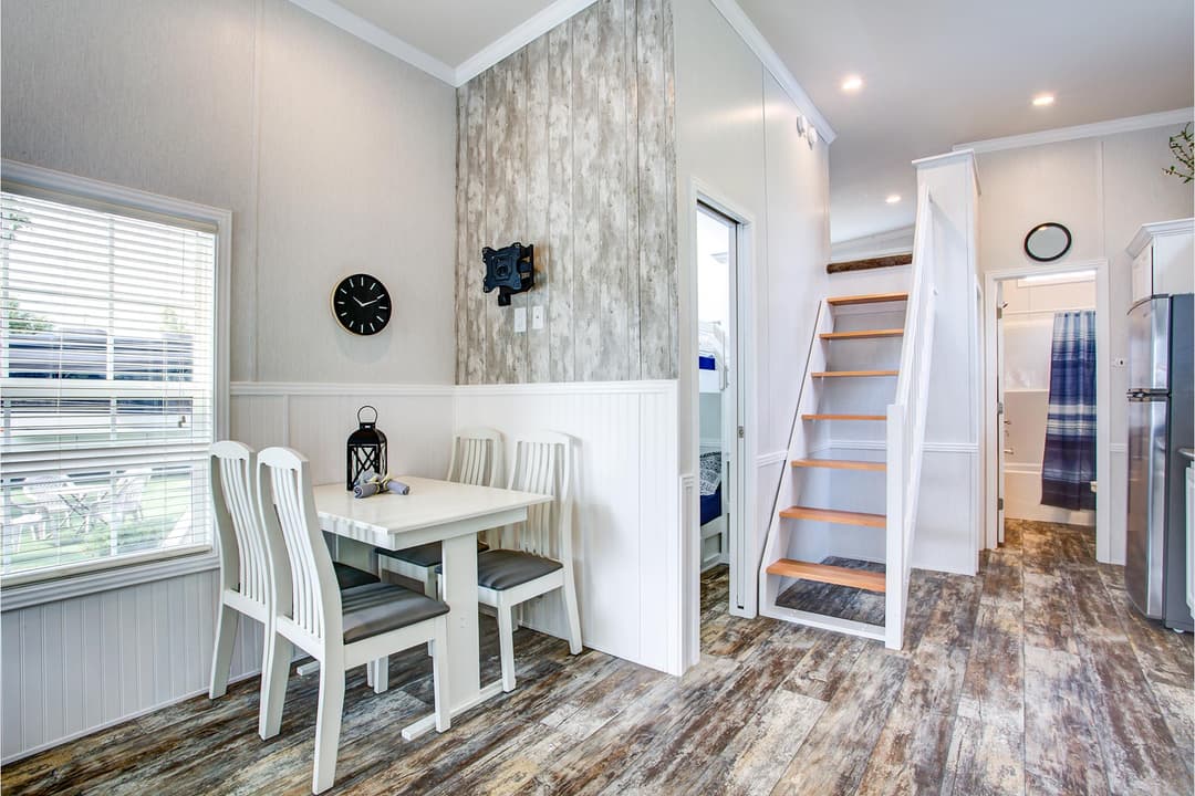 Shore park 4110l interior home features