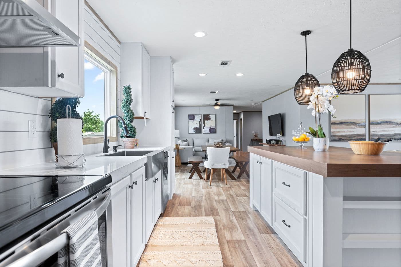 El sueno breeze kitchen home features