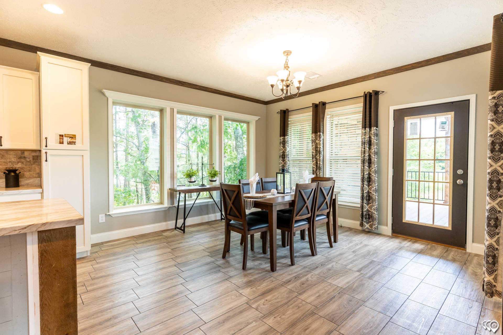 Tahoe harbor interior home features