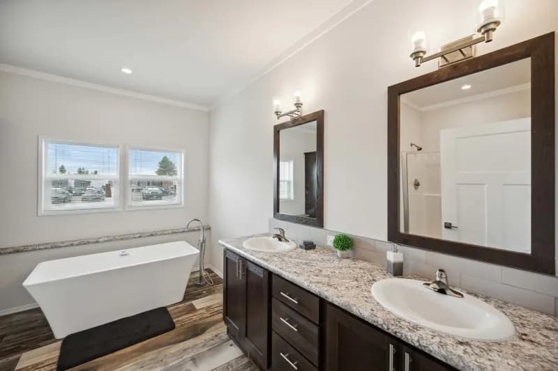 Hillcrest triple bathroom home features