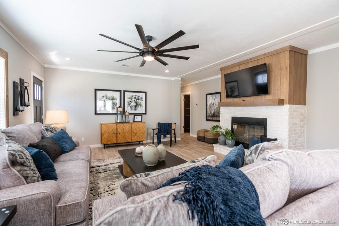 The shades creek interior home features