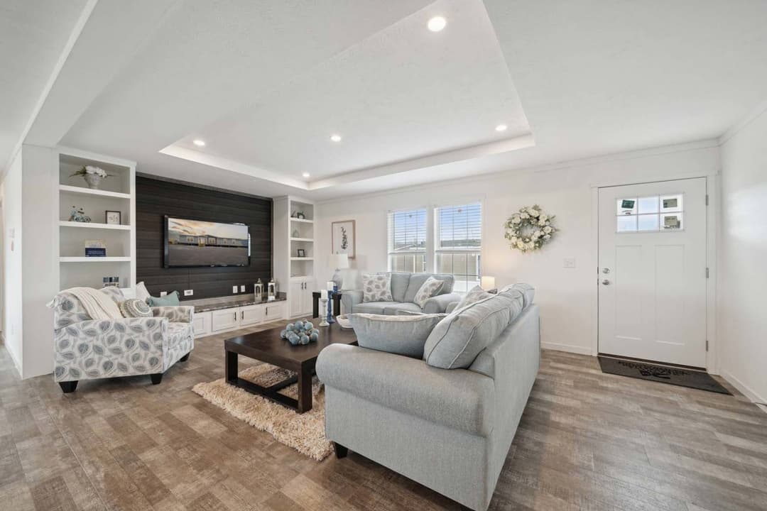 East point - pursuit interior home features