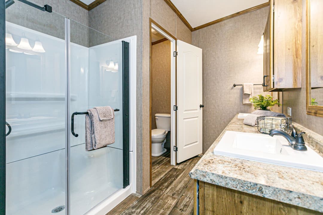 Doublewide c-32×64-32c bathroom home features